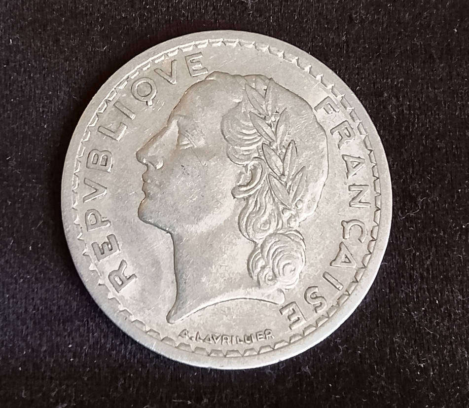 1946 5 FRENCH FRANCS COIN.