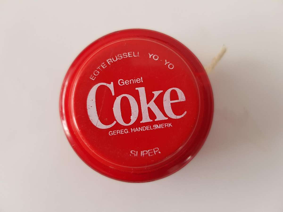 RARE & COLLECTABLE GENUINE VINTAGE RUSSEL COKE SUPER YO-YO FROM 1981.