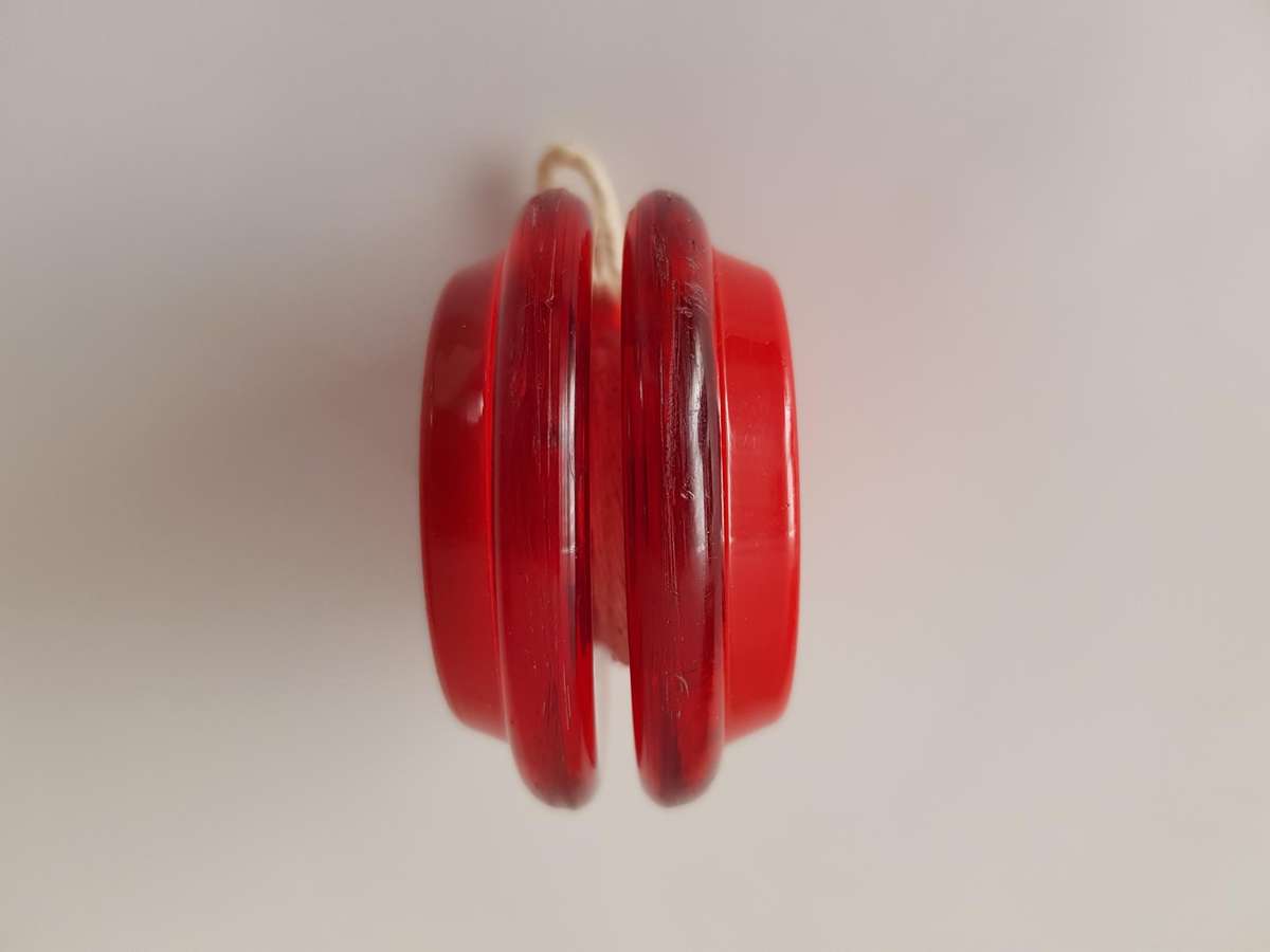 RARE & COLLECTABLE GENUINE VINTAGE RUSSEL COKE SUPER YO-YO FROM 1981.