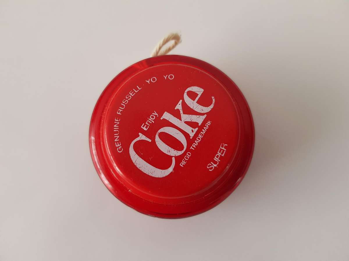 RARE & COLLECTABLE GENUINE VINTAGE RUSSEL COKE SUPER YO-YO FROM 1981.