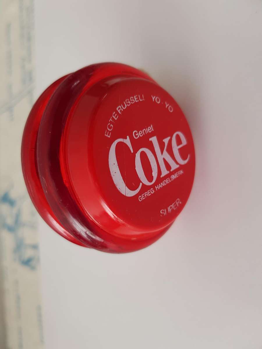 RARE & COLLECTABLE GENUINE VINTAGE RUSSEL COKE SUPER YO-YO FROM 1981.