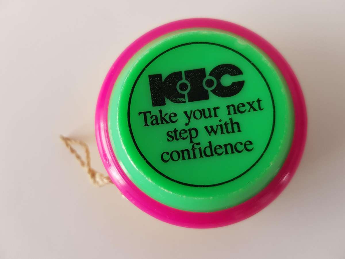 VINATGE & SUPER RARE ORIGINAL RUSSELL YO-YO ISSUED IN 1981 IN SUPPORT OF THE S.A.D.F.