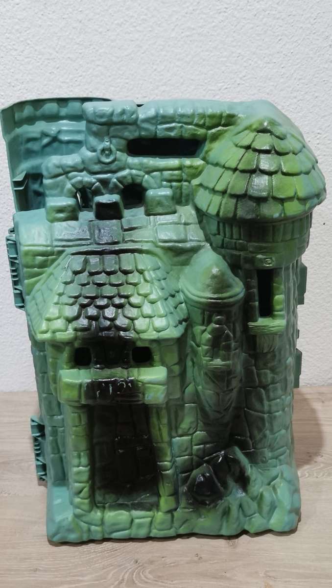 RARE & COLLECTABLE MASTERS OF THE UNIVERSE CASTLE GRAYSKULL MOTU MATTEL FROM 1986.