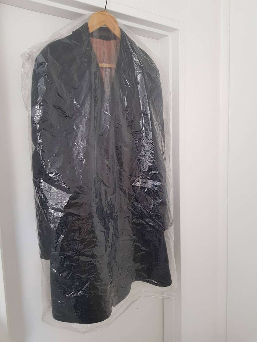 SMART MENS SINGLE BREASTED THREE-QUARTER WOOL COAT.