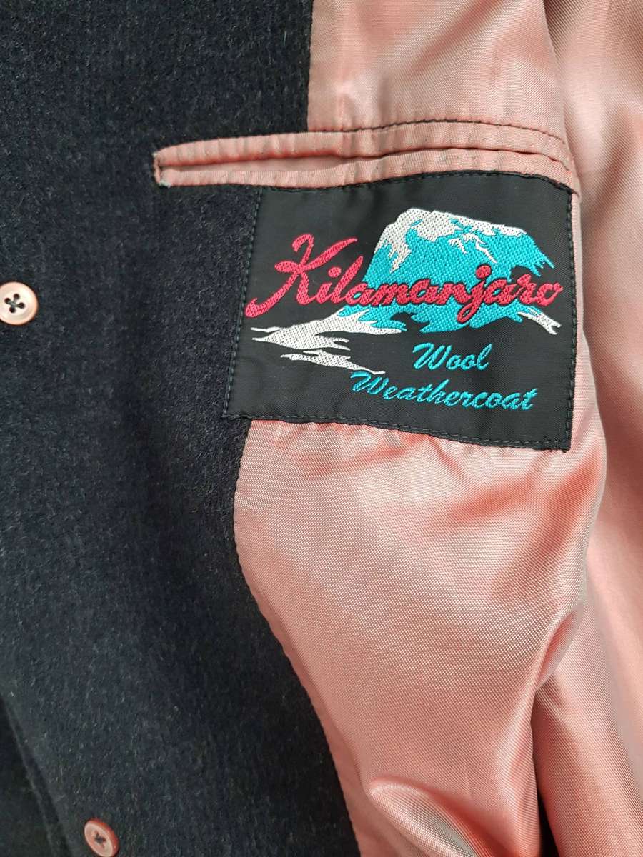 SMART MENS SINGLE BREASTED THREE-QUARTER WOOL COAT.