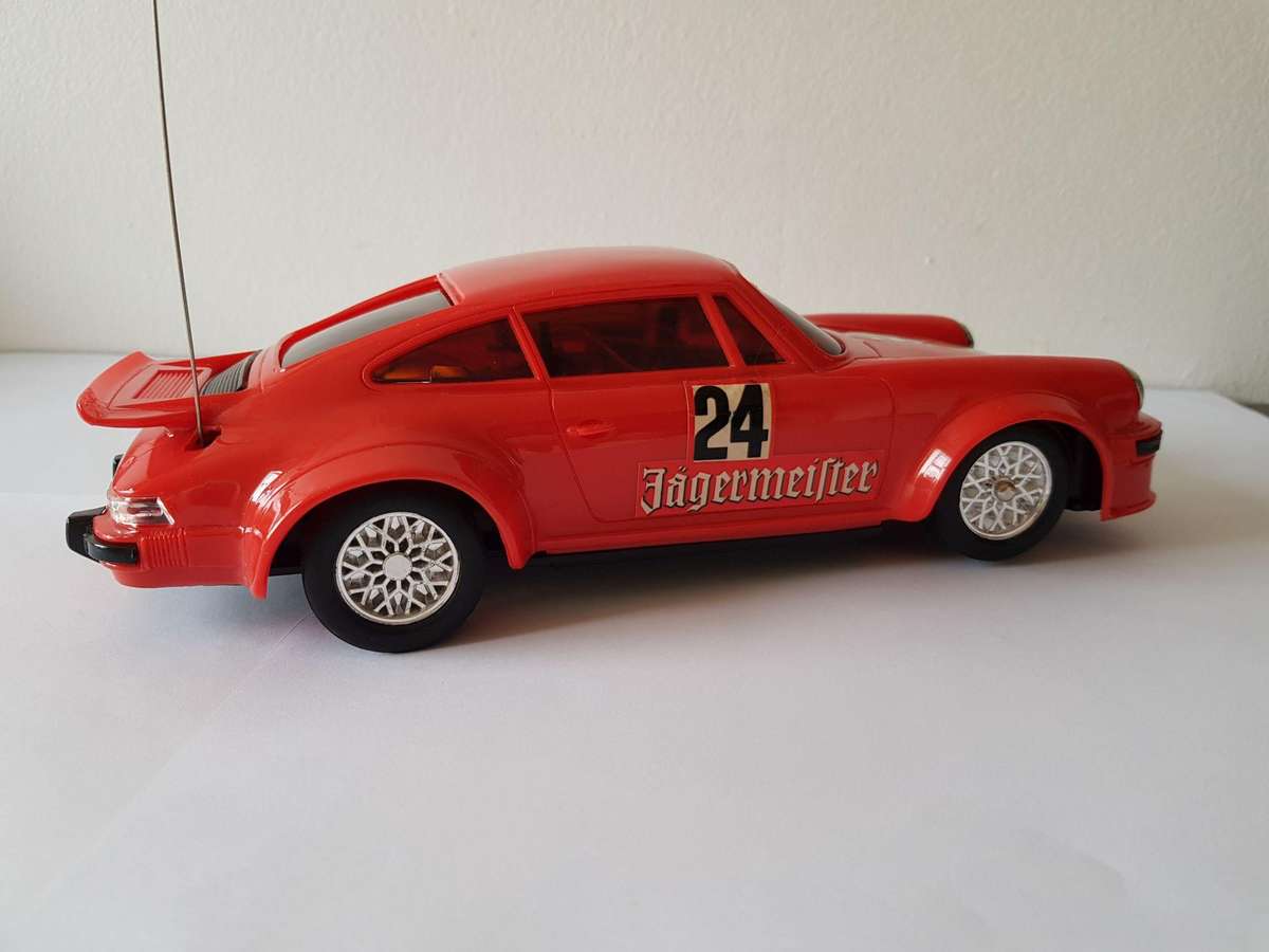 VINTAGE 1979 PORSCHE 930 TURBO JAGERMEISTER POWER ELECTRA RADIO CONTROLLED 1/18 SCALE MODELCAR.