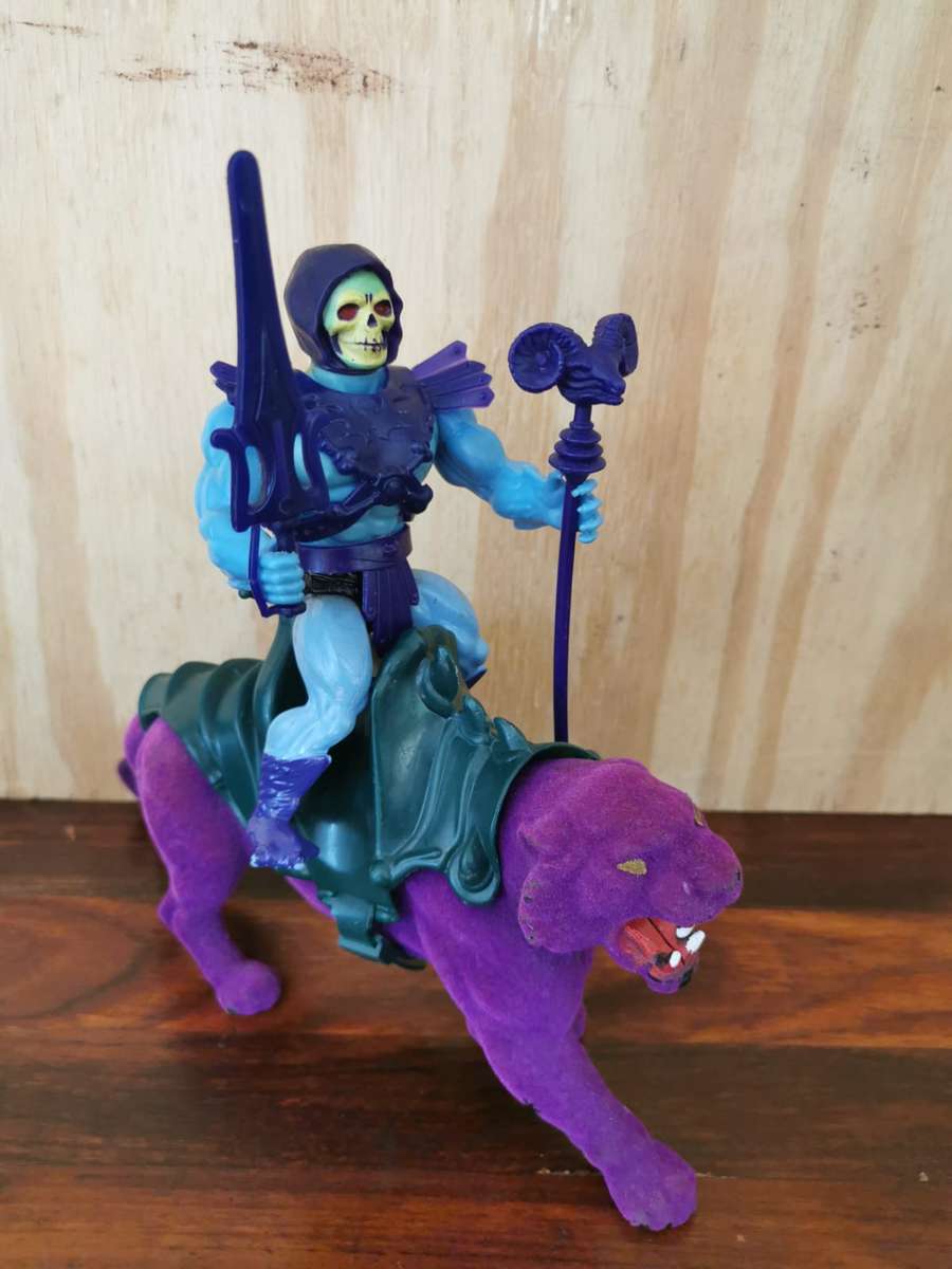 THE ORIGINAL SKELETOR & PANTHOR FIGURES OF HE-MAN MASTERS OF THE UNIVERSE (MOTU) METTEL FROM 1981..!