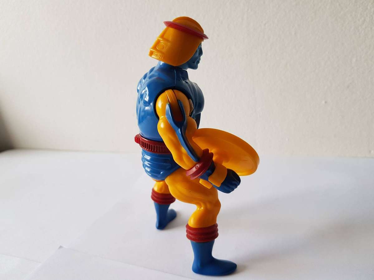 ORIGINAL 1984 SY-KLONE ACTION FIGURE FROM THE MASTERS 0F THE UNIVERSE - MOTU - MATTEL