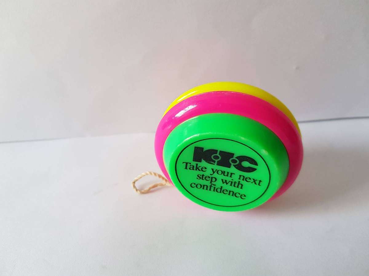 VINATGE & SUPER RARE ORIGINAL RUSSELL YO-YO ISSUED IN 1981 IN SUPPORT OF THE S.A.D.F.