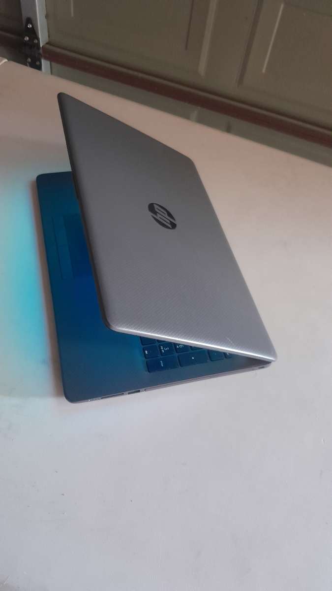 HP 255 G7 - AMD Ryzen 3 3200U, 8GB DDR4 Ram, 1TB Hard Drive, Integrated Radeon Vega 3 Graphics