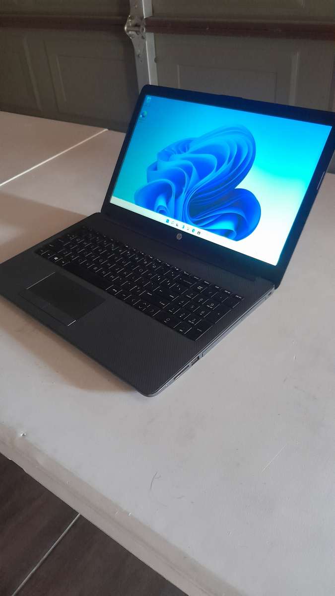 HP 255 G7 - AMD Ryzen 3 3200U, 8GB DDR4 Ram, 1TB Hard Drive, Integrated Radeon Vega 3 Graphics