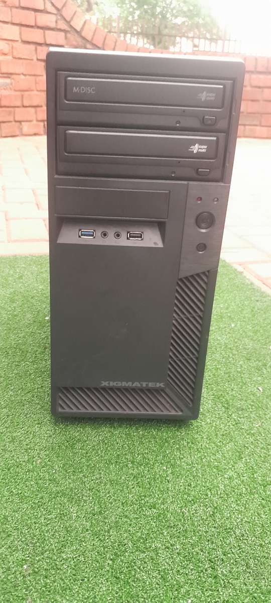 4th Gen Core i7-4790K, Gigabyte GA-B85M-D3H Board, 16Gb Ram, 128 SSD and 500Gb HDD