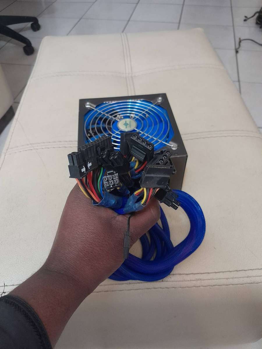 Vantec ION2 520W VAN-520C Gaming Power Supply