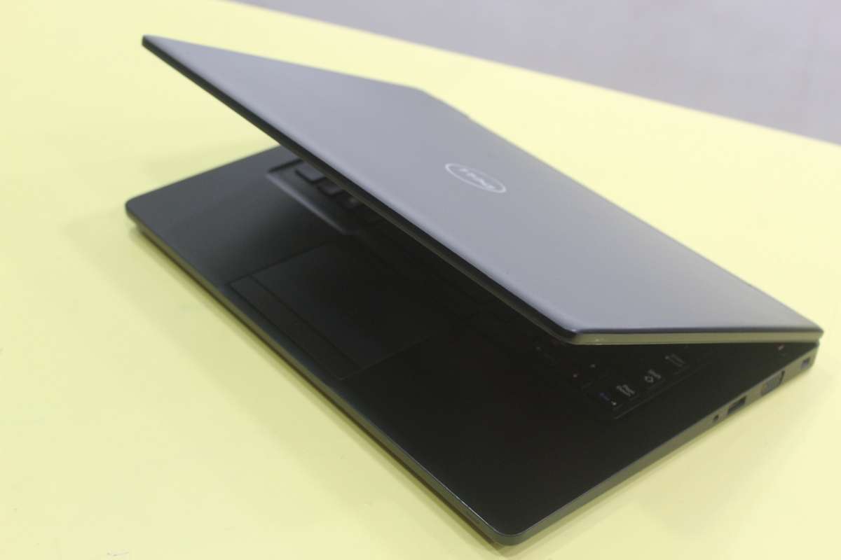 Dell Latitude 5490 i5-8350U 8th Gen/ 14-inch Full HD, 16GB RAM, 256GB SSD, Genuine Windows 11 Pro