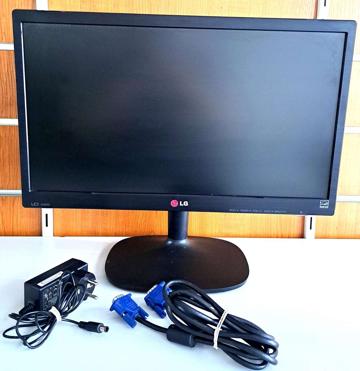 LG 20M35A-B LED Monitor 19.5" 1600 X 900