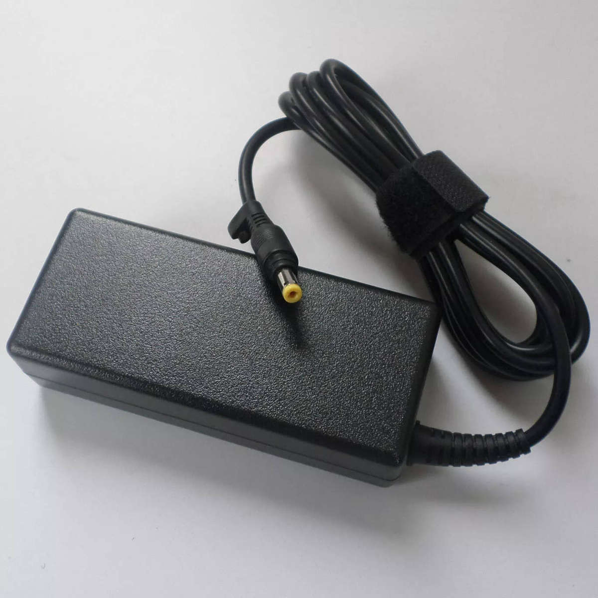 Genuine HP TPC-DA54 19.5V 3.33A 65W AC Power Adapter