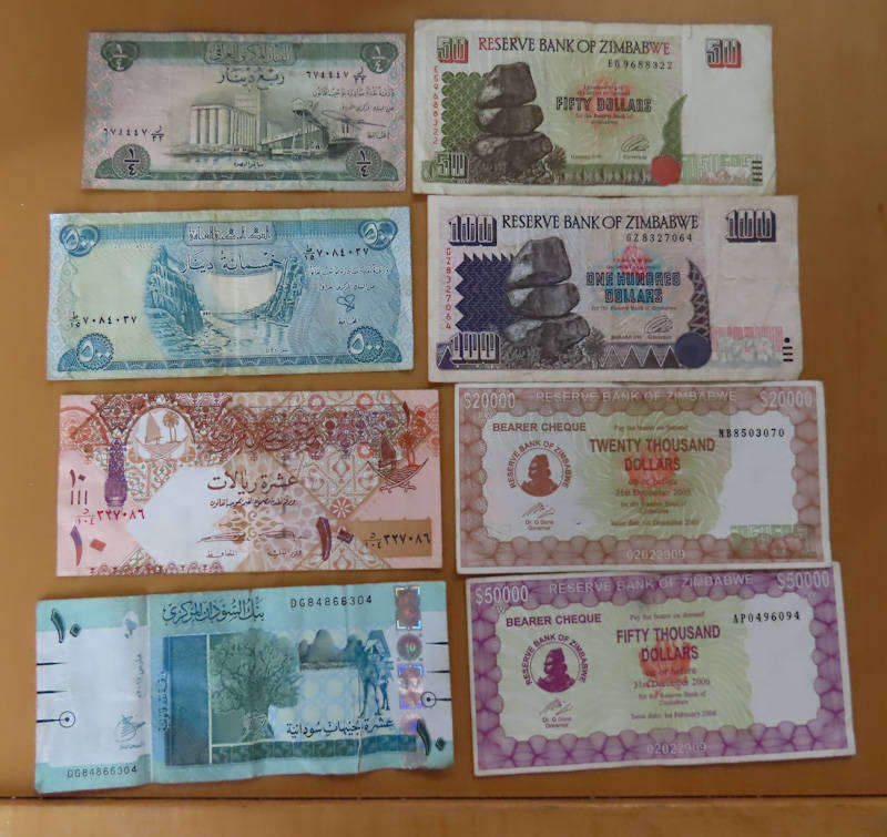 Bank Notes - 8 Different World Bank Notes