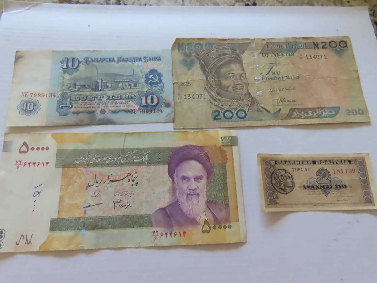 BankNotes - 10 Different Worldwide Notes
