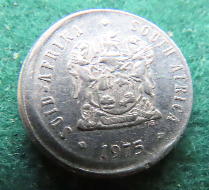 South Africa - 1975 5 cent Coin - Error in Striking