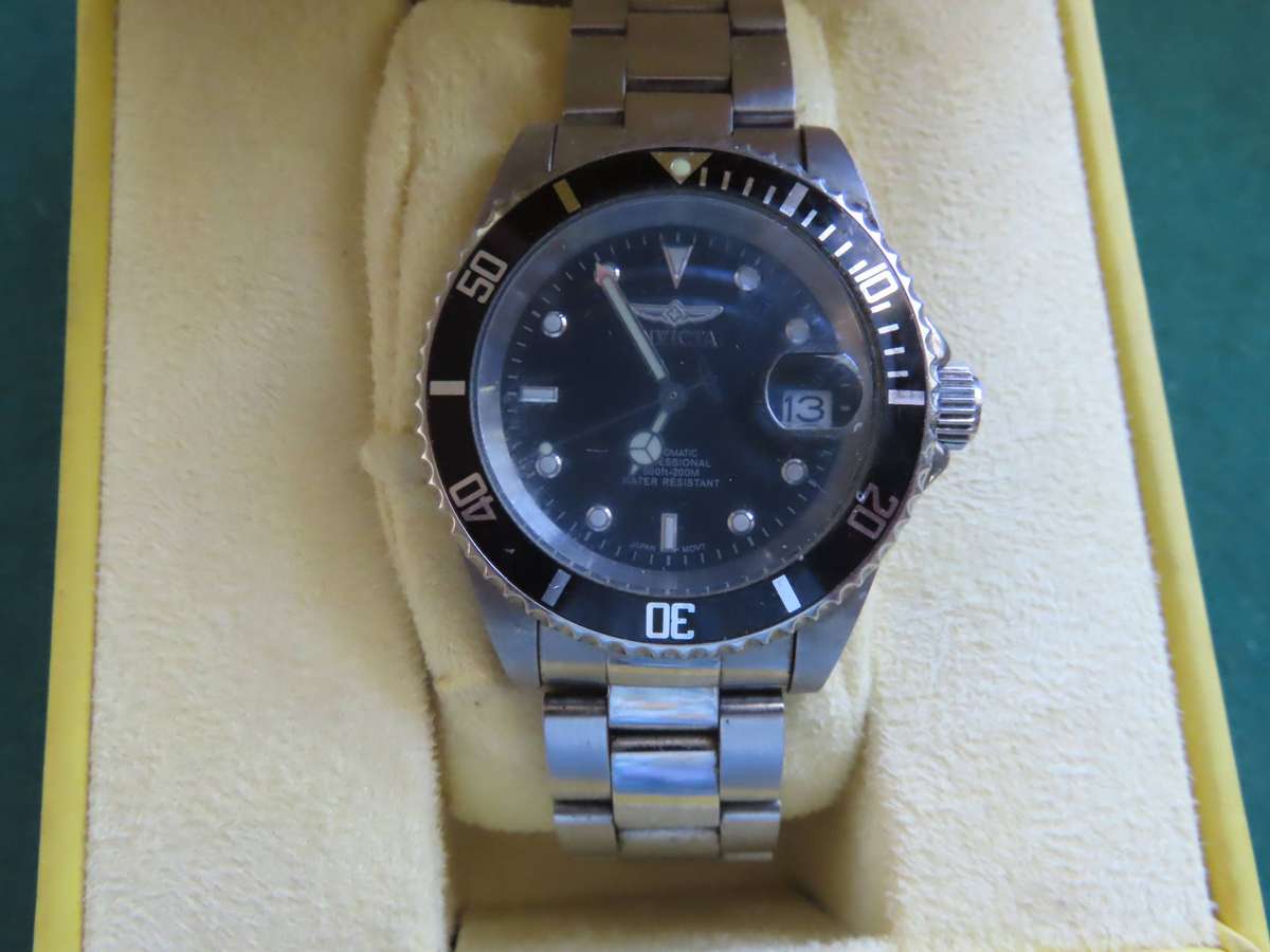 Watches - Invicta Automatic Complete with box and papers