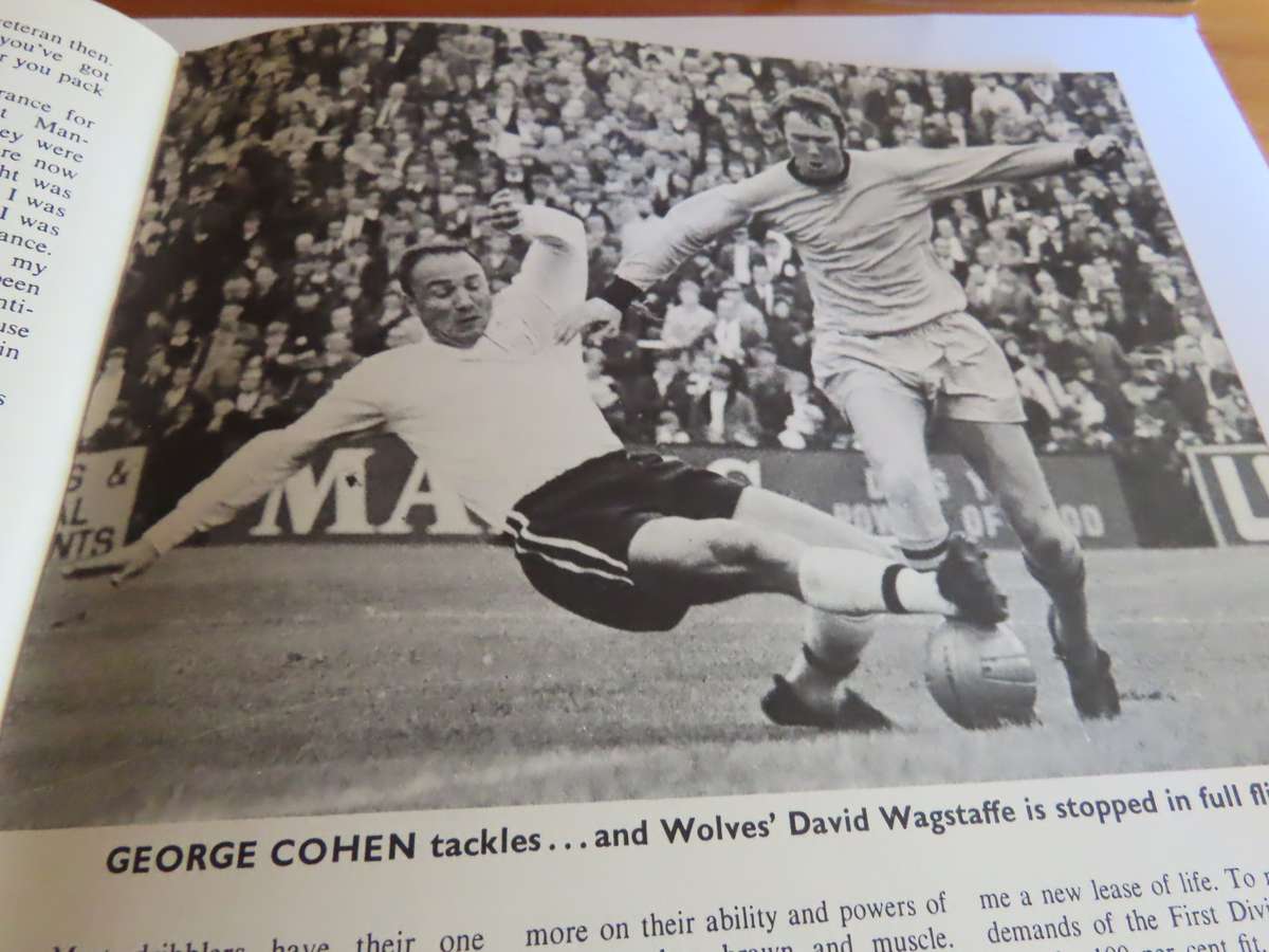 Soccer - Football Star Brigade 1968-69 Book