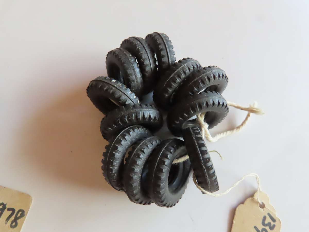 Dinky Toys - 24 Replacement Tyres for Heavy Vehicles