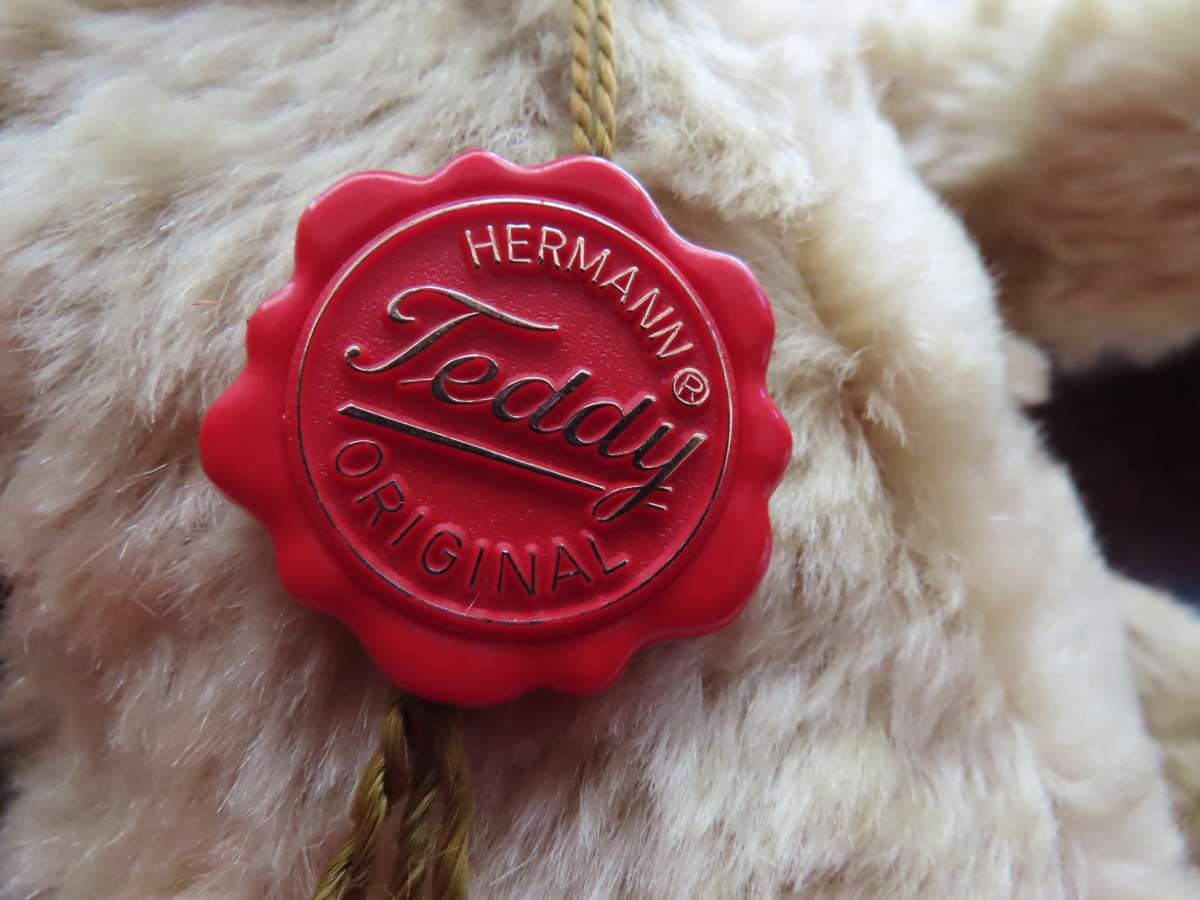 Te1ddy Bear - Hermann Teddy Bear - One of the olderst makers of Teddy Bears
