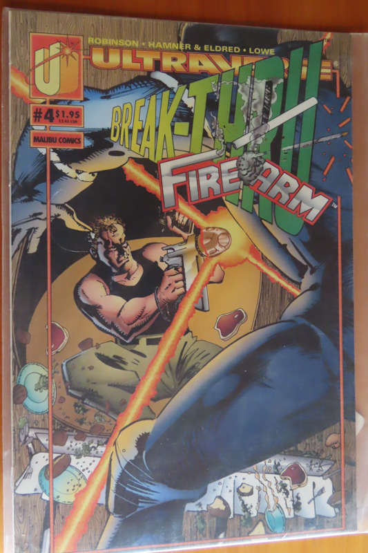 Comics -4 comics in plastic sleeve never read # 1