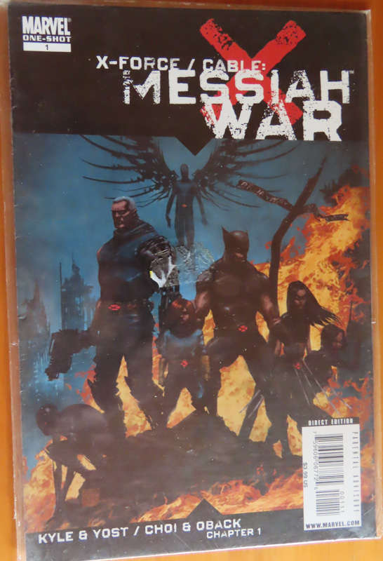 Comics -4 comics in plastic sleeve never read # 4