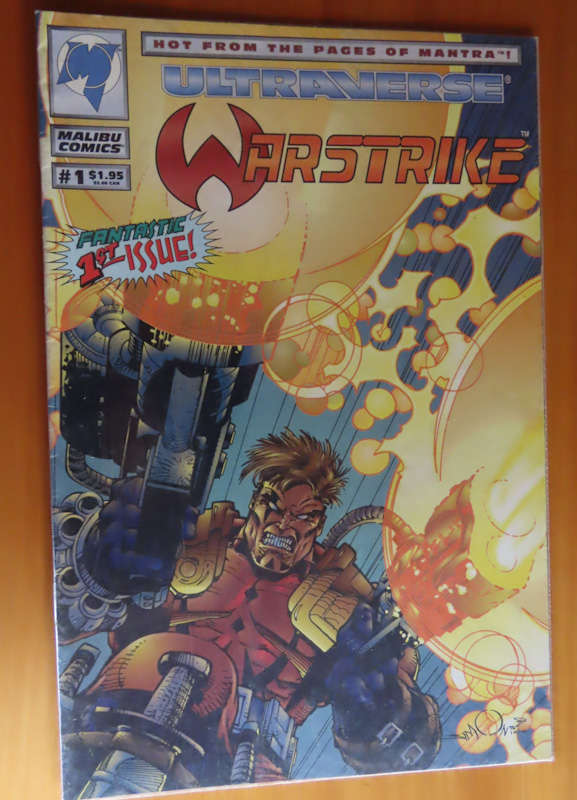 Comics -4 comics in plastic sleeve never read # 4