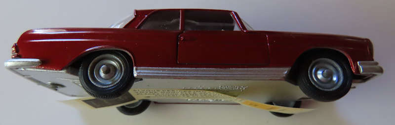 Mercedes - 220 SE - Solido boxed never played with