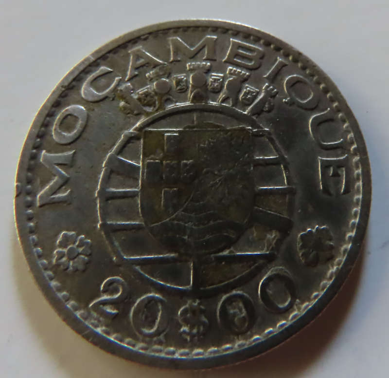 Mozambique -.650 Silver Coin 20 Escudos - 1960