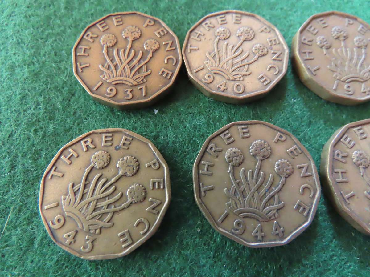 Great Britain - Job Lot of Sixteen 3d Coins - Dates as shown