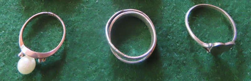 Costume Jewellery - 9 Assorted Rings