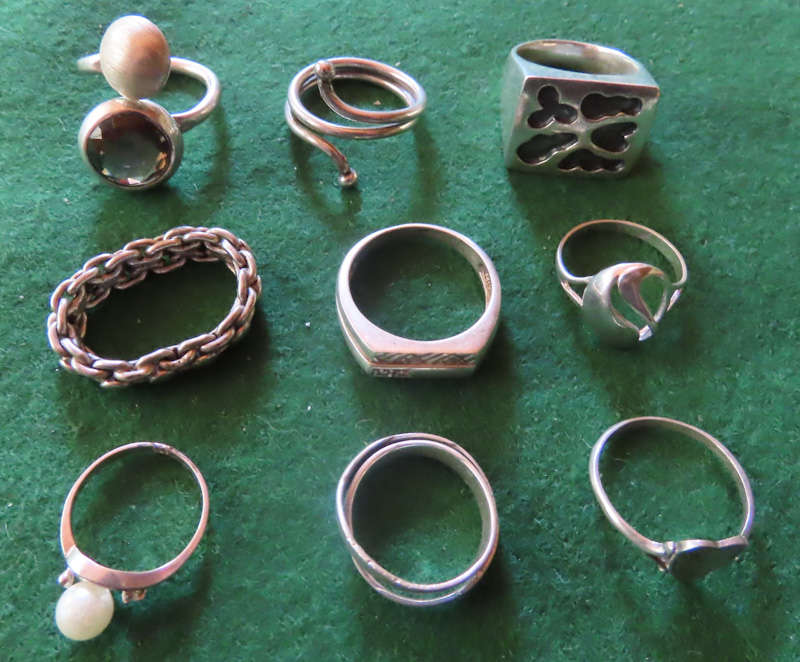 Costume Jewellery - 9 Assorted Rings