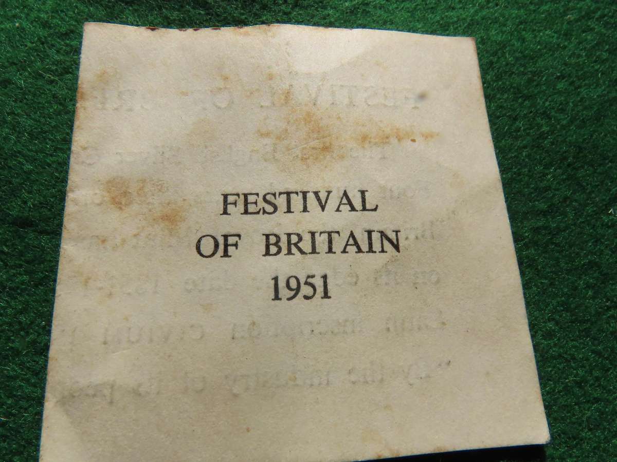 Great Britain - George VI - 1951 5/- with Box and Paper