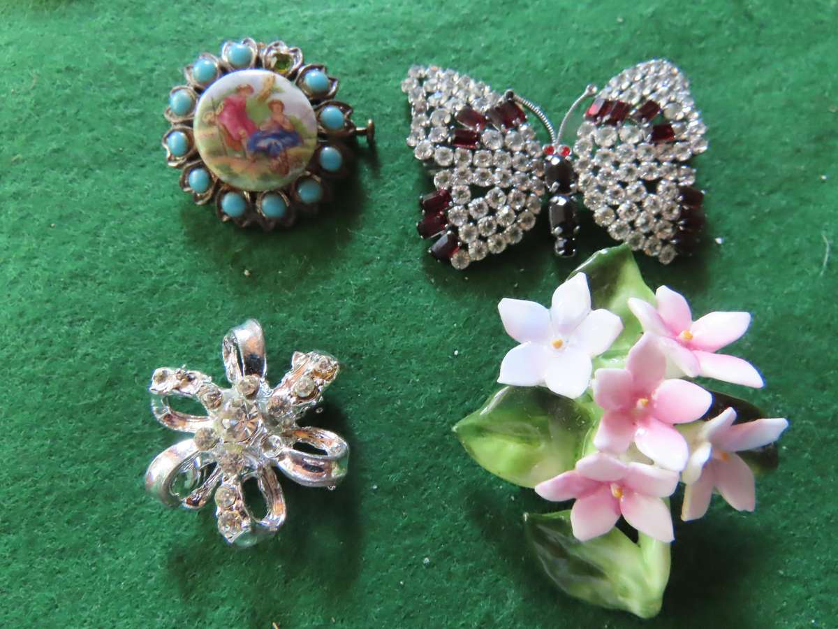 Costume Jewellery - 4 Brooches # 4