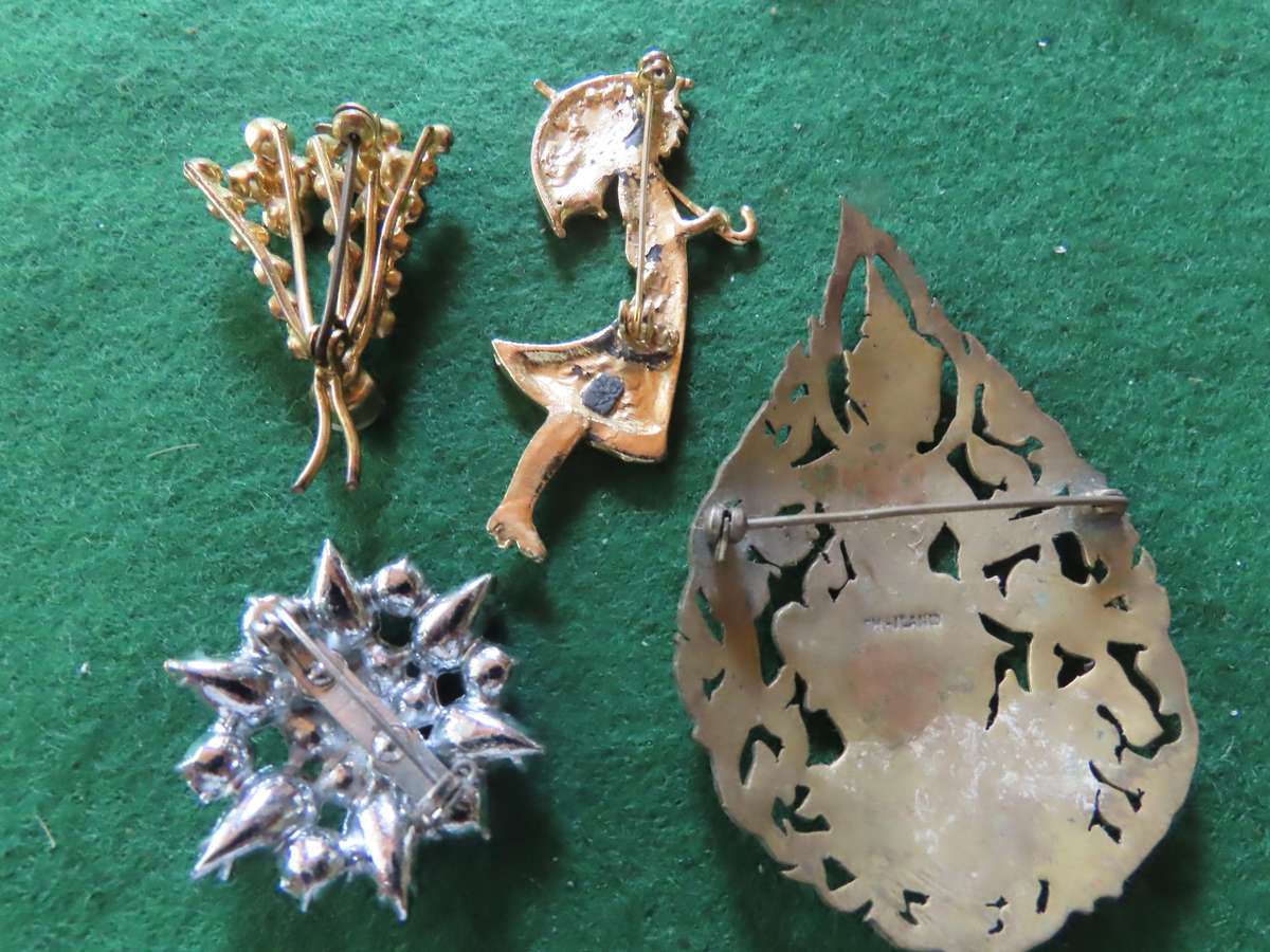 Costume Jewellery - 4 Brooches # 2