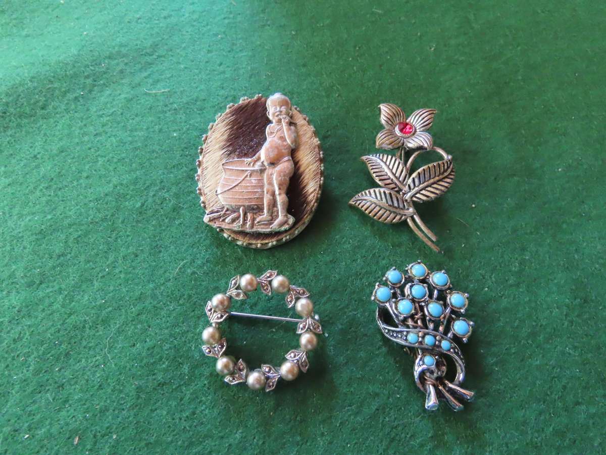 Costume Jewellery - 4 Brooches # 7