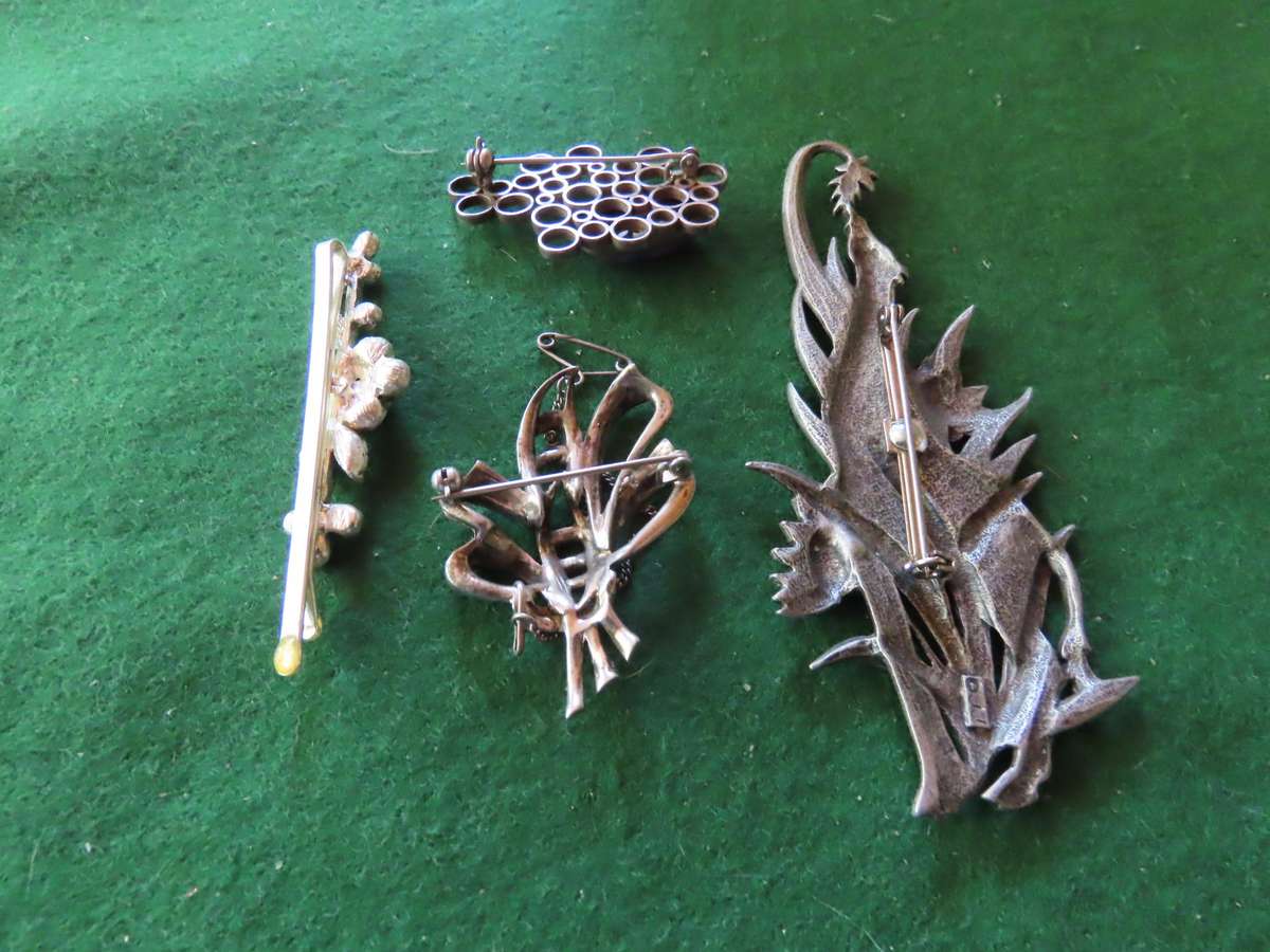 Costume Jewellery - 4 Brooches # 8