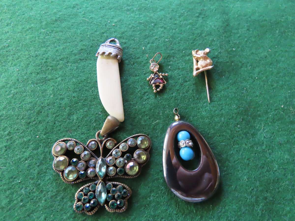 Costume Jewellery - 5 Pendants # 3