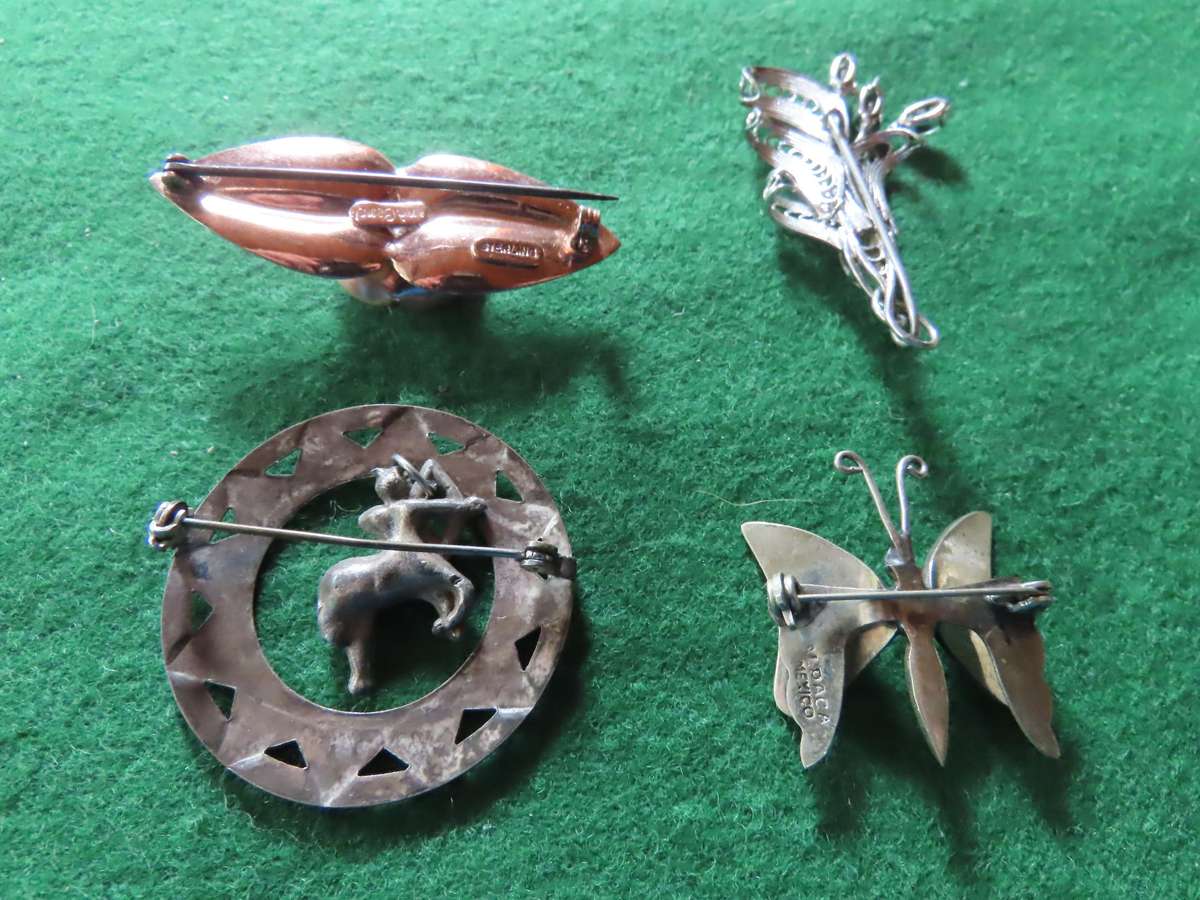 Costume Jewellery - 4 Brooches # 9