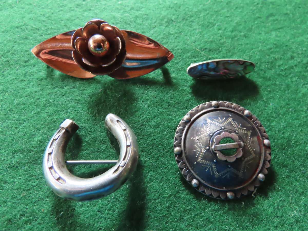 Costume Jewellery - 4 Brooches # 10