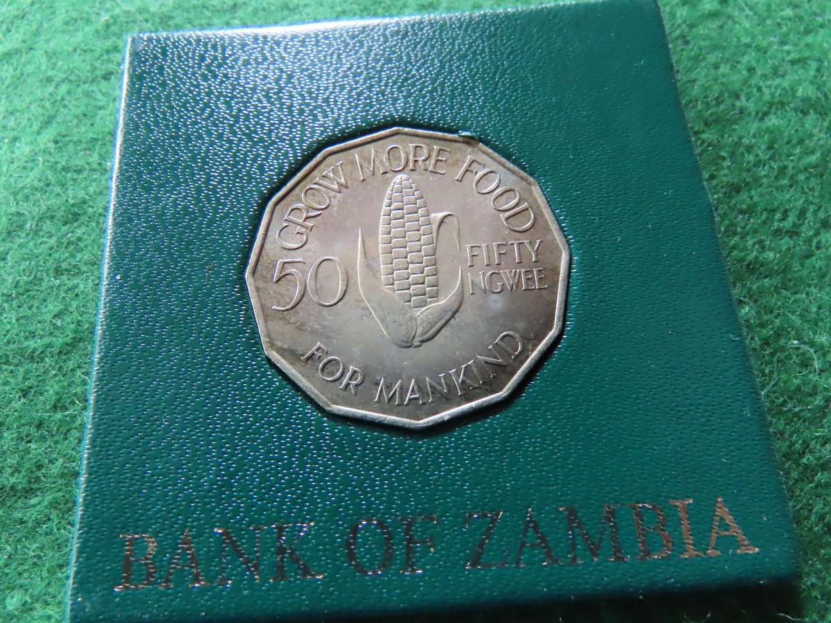 Zambia - Bank of Zambia - 1964-1969 - 50 Ngwee encased in plastic holder