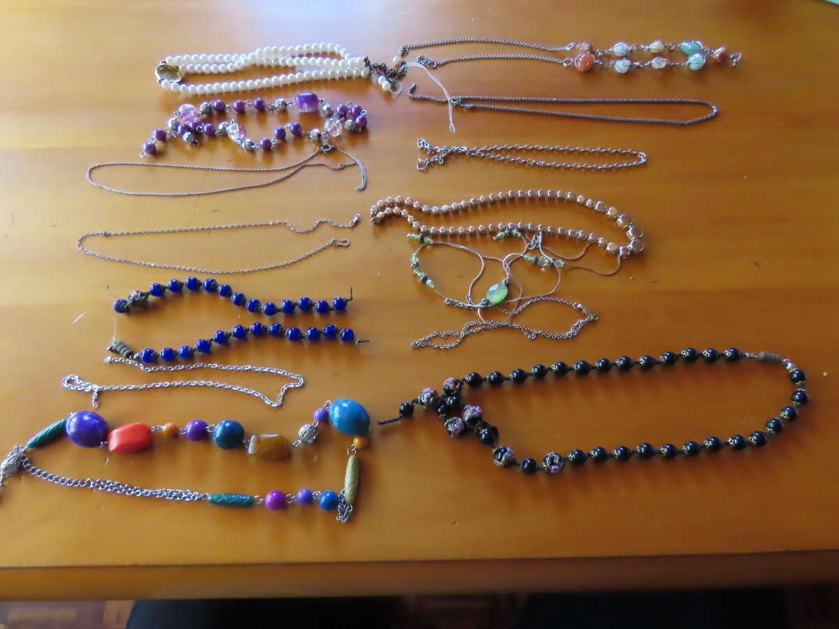 Jewellery - D.I.Y. - Collection of Necklaces etc. - Needing repair - Job Lot