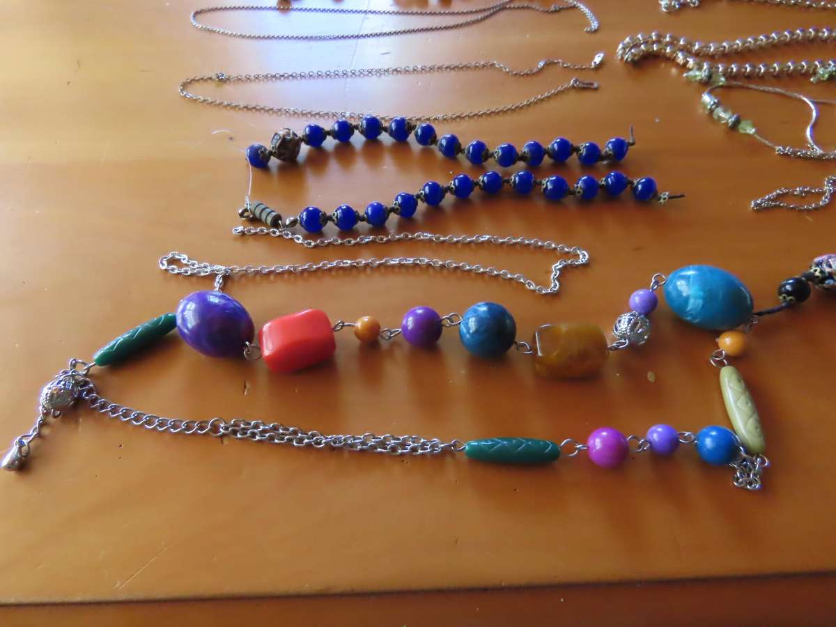 Jewellery - D.I.Y. - Collection of Necklaces etc. - Needing repair - Job Lot
