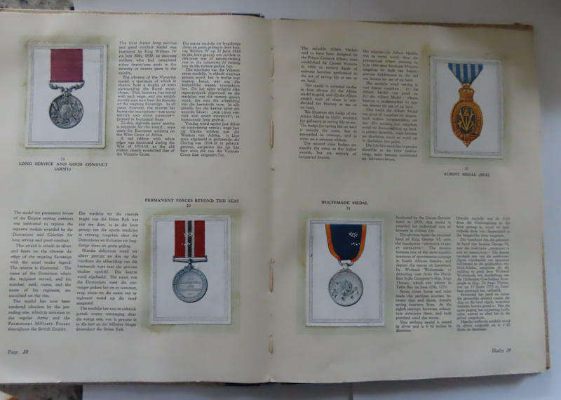 Books - Medals and Decorations of the British Commonwealth of Nations - Complete set of Cards