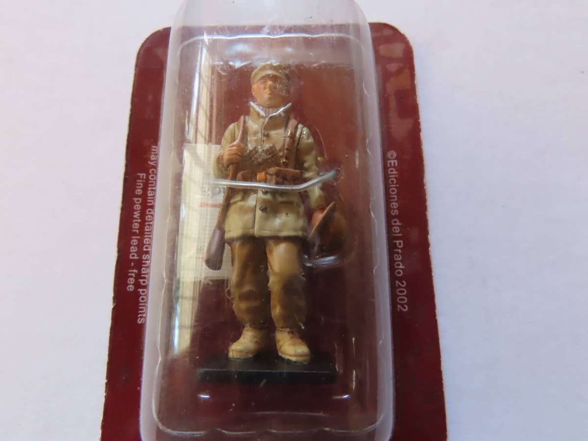 Del Prado - Encased Military Model - Volunteer 15th Battalion - Spain 1937