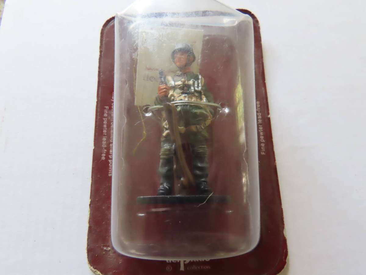 Del Prado - Encased Military Model - Paratrooper - Germany 1944