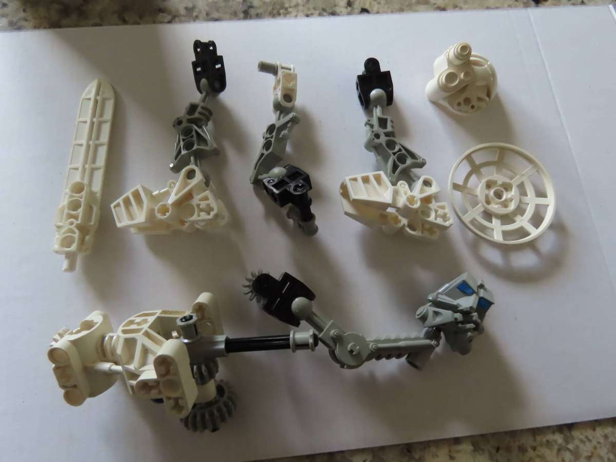 Lego - Technic - Bionicle - Kopaka 8536 - Complete in Container